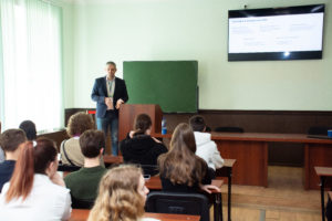 Эксперт«Ростелекома» рассказал уральским школьникам о применении ИИ